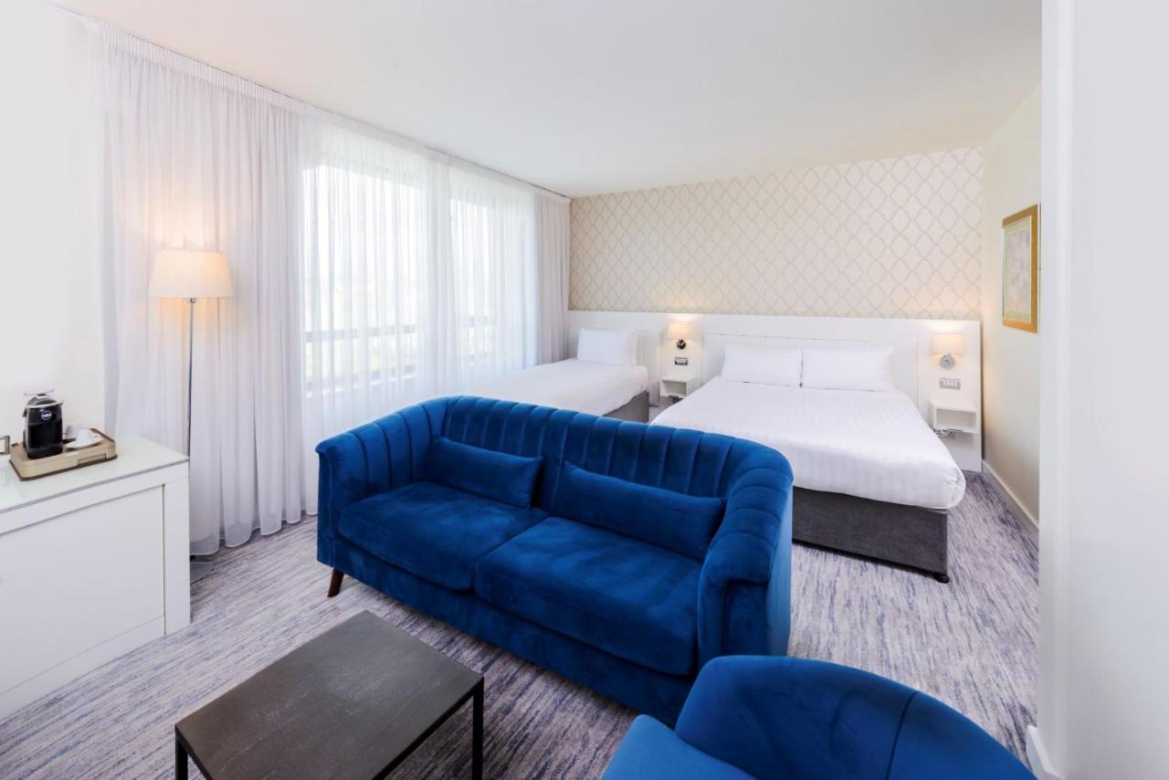 The Ellison Hotell Castlebar Exteriör bild